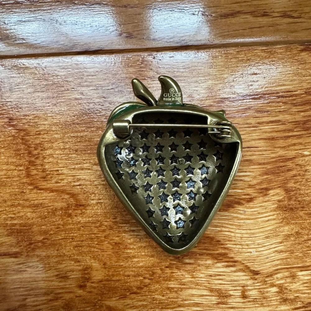 🍓 Vintage Style Green GF Strawberry Brooch | Gold Tone Pin